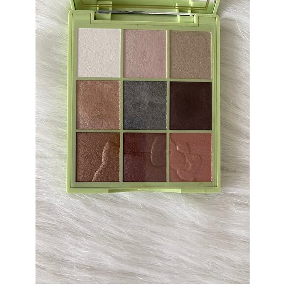 Pixi + Hello Kitty Eye Effects Shadow Palette 0347 Harmony Hues 9 Shades - NIB - Picture 3 of 8